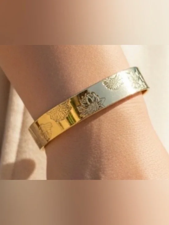 Floral Gold Tone Bangle Bracelet - Picture 1 of 2